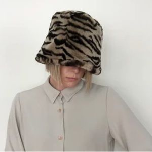 Gilly Forge London - Faux Fur Animal Print  Bucket Hat